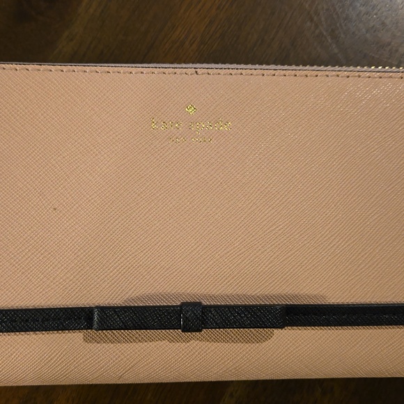 New Kate Spade wallet.   Barelyther Connors Lane Lacey. - Picture 2 of 5